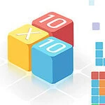 Renkli bloklardan oluşan ve üzerinde 10x10 yazılı küplerin yer aldığı görüntü