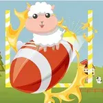 Kırmızı beyaz bir futbol topunun üzerinde oturan sevimli bir koyun, arka planda çiftlik manzarası ve patlama efektleri