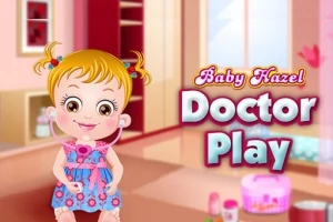 Çocuk odasında doktorsetli bir bebek kızın mutlu ifadesiyle poz verdiği bir sahne