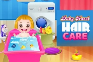 Bebek oyuncaklar ve suyla dolu pembe küvette banyo yaparken mutlu bir şekilde gülümsüyor, arka planda çamaşır makinesi ve oyuncak ördekler görülüyor