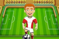 Yeşil savaş alanında, güzel futbol oyununun harika versiyonuna gir