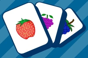 Üzerinde çilek, mor üzümler ve mavi üzümler bulunan kartlar