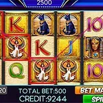 Mısır temalı semboller içeren bir slot makinesi ekranı