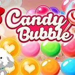 Bir kadın, elinde lolipop tutarken yanında beyaz tüylü bir köpek bulunuyor ve arka planda çeşitli renkli baloncuklar var