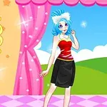 Mavi saçlı bir anime karakteri, kırmızı üst ve siyah etekle pembe perdelerin önünde duruyor