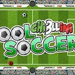 Yeşil bir futbol sahası üzerinde Pool Chillimi Soccer yazısı ve farklı renklerdeki futbol topları
