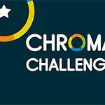 Renkli halkalar ve yıldızlarla çevrili Chroma Challenge yazısı