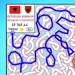 Arnavutluk haritası üzerinde mavi bir yol çizimi ve bazı il isimleri kırmızı renkte belirtilmiş