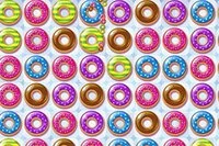 Donutlar ekranı kaplar ve Donut Crush Saga oyununu oluşturur
