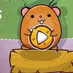 Kahverengi sevimli bir hamster, içinde beyaz bir üçgen bulunan yuvarlak bir peynir parçasını tutarken görülüyor