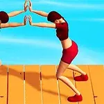 Ahşap bir platform üzerinde birbirine elleriyle dokunan iki figür
