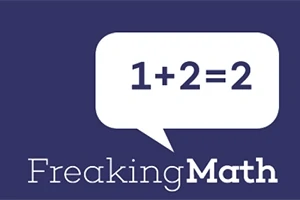 Koyu mavi arka plan üzerinde, konuşma balonunda 1+2=2 matematik ifadesi ve altında beyaz renkte Freaking Math yazısı