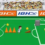 Yeşil bir futbol sahasında koni engelleri, futbol topu, yıldızlar, bir kaleci ve kalenin yanındaki kalabalık bir tribün