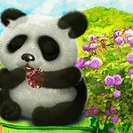 Bir panda, çiçeklerle çevrili yemyeşil bir ortamda oturarak ellerindeki nesneyi yiyor