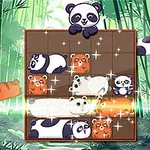 Bambu ormanında yer alan bir bulmaca tahtası üzerinde yatan panda ve kaplan blokları, etrafında dolaşan pandalar