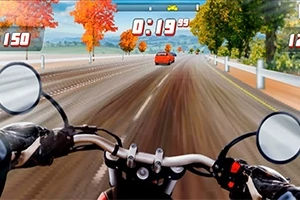 Motosiklet gidonundan yola bakış; sonbahar yaprakları ve önünde bir araba ile hız efekti
