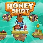 Honey Shot Arka planda bulutlarla çevrili bir ortamda, Honey Shot yazısının önünde duran bir ayı, sağında ve solunda iki büyük arı ile birlikte gösterilmektedir