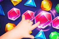 Jewel Crunch güzel grafikler ve birçok seviyeye sahip bir eşleştirme