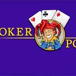 Mavi arka plan üzerinde bir joker karakteri, üç iskambil kartı ve Joker Poker metni