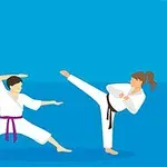 Bir kadın ve bir erkek karate giysileri giyerek karate hareketleri yapıyor