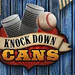 Mavi ahşap arka plan önünde, üst üste dizilmiş kutular, beyzbol topu ve Knock Down Cans yazılı bir afiş