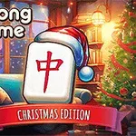 Bir oturma odasında, üzerinde Noel şapkası olan bir Mahjong taşı, süslenmiş Noel ağacı ve Christmas Edition yazılı bir pankart