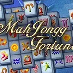 Zodyak sembolleri ve desenler içeren karoların üstünde MahJongg Fortuna yazısı