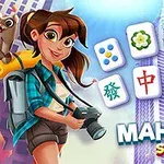 Kamera taşıyan genç bir kadın, arka planda gökdelenlerle birlikte çeşitli mahjong taşlarıyla gösteriliyor