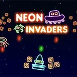 Karanlık bir arka planda, neon renklerle tasarlanmış uzay gemileri, uzaylılar ve geometrik şekiller