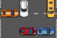 Diğer araçları kaydırarak arabanı bu kalabalık otoparktan çıkar.