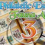 Bir büyüteç altındaki pulların üzerinde Philatelic Escape Fauna Album 3 metni