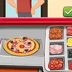 Bir tepside çeşitli malzemelerle hazırlanmış bir pizza ve yanında dilimlenmiş sucuk, bacon, mantar, zeytin ve soğan gibi diğer malzemeler