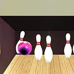 Mor-bordo bir bowling topu, ahşap bir zeminde dizilmiş beyaz bowling lobutlarına çarpmak üzere