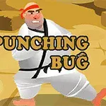 Kum zeminde beyaz kıyafetli bir dövüşçü, kırmızı bantlı, ön planda dururken, sağ altta bir böcek yer alıyor; ortada Punching Bug metni bulunuyor