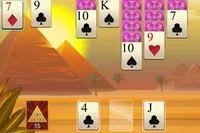 Pyramid Solitaire oyunu Klondike düzeniyle