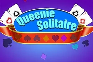Mavi bir oval üzerinde Queenie Solitaire yazısı, arka planda iskambil kağıtları ve süslemelerle birlikte kırmızı bir kurdele