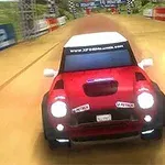 Rally Point 2 Kırmızı bir yarış arabası, toprak bir pistte hızla ilerliyor