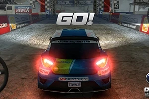 Rally Point Yarış pistinde, arka lambaları yanan mavi ve sarı detaylı bir araba ve üzerinde büyük GO!