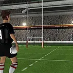Siyah forma ve beyaz şort giyen, 9 numaralı oyuncu sırtı dönük bir şekilde rugby sahasında elinde top tutarken