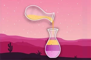 Pembe arka plan üzerinde, farklı renkli sıvı katmanlarıyla dolu bir sürahiye sıvı dökülen cam sürahi