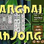 Çin bambu fonu üzerinde Mahjong taşlarıyla dolu oyun ekranı, sarı yazıyla Shanghai Mahjong metniyle kaplı