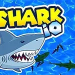 Mavi arka plan üzerinde büyük bir köpekbalığı çizimi ve üstünde sarı harflerle Shark