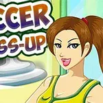 Genç bir kadın spor kıyafeti giymiş ve Soccer Dress-Up yazısı yanında duruyor