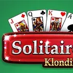 Yeşil arka planda Solitaire Klondike yazısı ve dört iskambil kartı (Kupa Vale, Maça Kız, Kupa Papaz, Maça As) gösterilmektedir