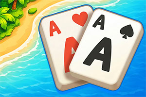 Mavi su ve kıyı fonu üzerinde üst üste duran kupa ve maça ası oyun kartları