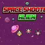 Uzay temalı retro pikselli arka planda Space Shooter Alien yazısı, gezegenler ve üç uzay aracı ile ateş eden uzaylılar