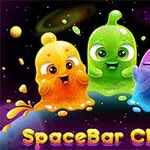 Uzay temalı arka planda, renkli ve sevimli üç karakter, biri Play with us!