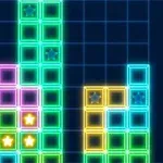 Neon renkli kare bloklar ve yıldız simgeleriyle dolu, ızgara desenli bir arka plana karşı yığılmış geometrik şekiller