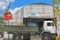 Cargo, yükseltme seçenekleri ile 2D yük yükleme ve kamyon teslimat oyunudur