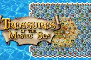 Açık mavi su arka planında, üzerinde Treasures of the Mystic Sea yazısı bulunan bir parşömen ve yanında çeşitli deniz temalı simgelerle dolu altıgen şekillerden oluşan bir oyun alanı